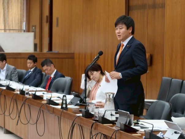 6/6　内閣委員会（一般的質疑）